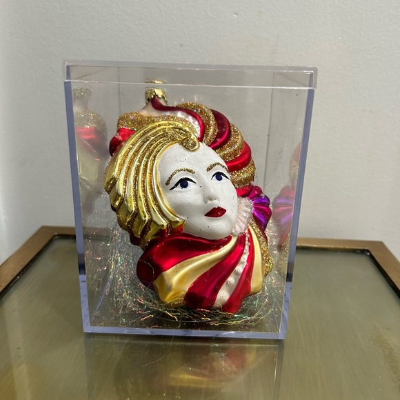 Elegance European Glass Face Mask Ornament - Picture 1 of 6